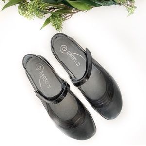 NAOT KEREI MARY BLACK JANE SHOWS